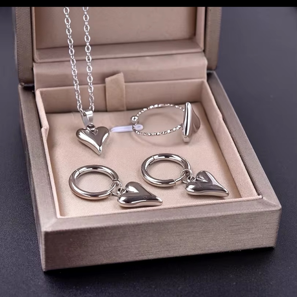 Stainless Steel Heart Jewelry Set Love Earrings/Rings/Necklace